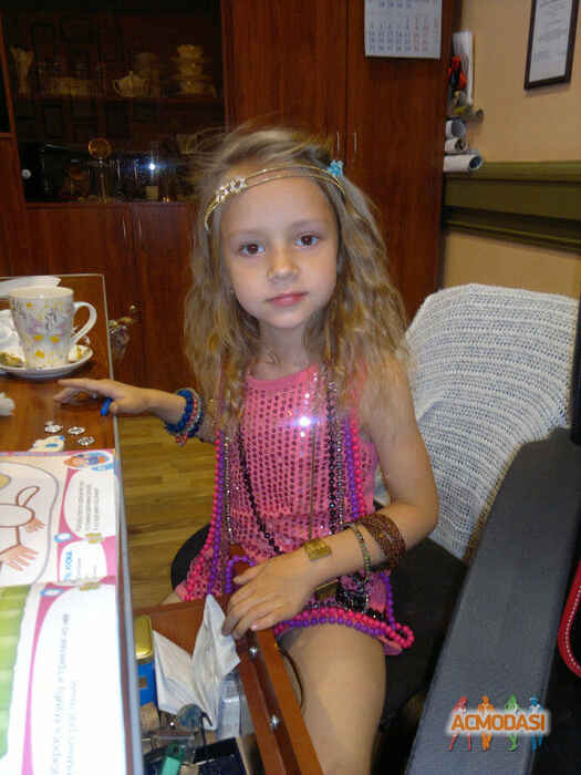 Полина   фото №768854. Загружено 09 Ноября 2014