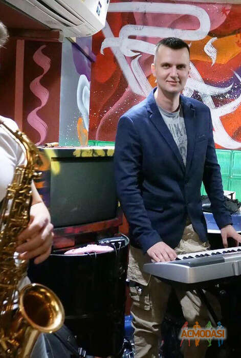 Mike  Rolling фото №1856154. Загружено 29 Мая 2023