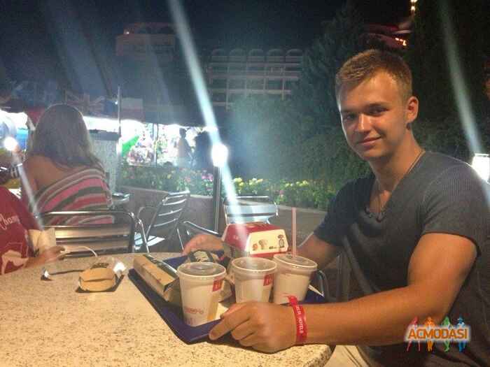 Женя Андреевич Барановский фото №615671. Загружено 15 Марта 2014