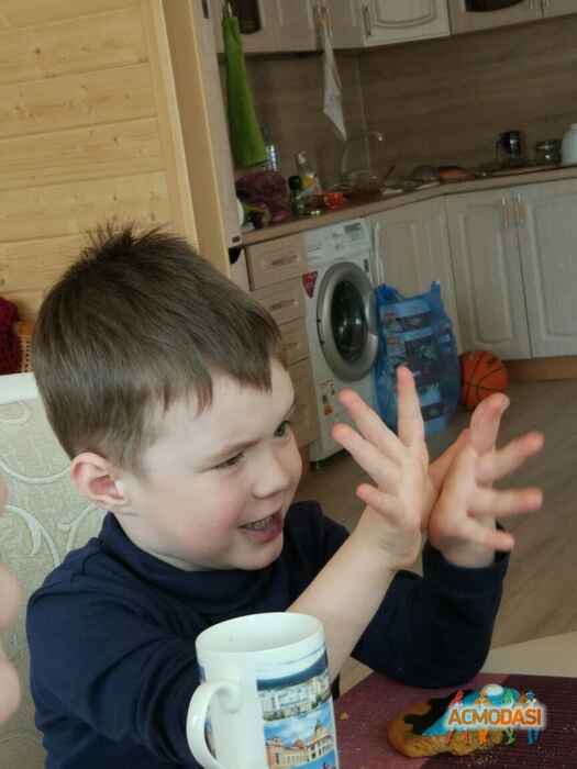 Саша   фото №1192552. Загружено 20 Июня 2017