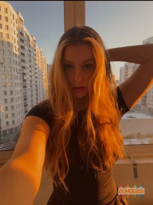 Ксения  Эпова фото №1939347. Загружено 23 Октября 2025