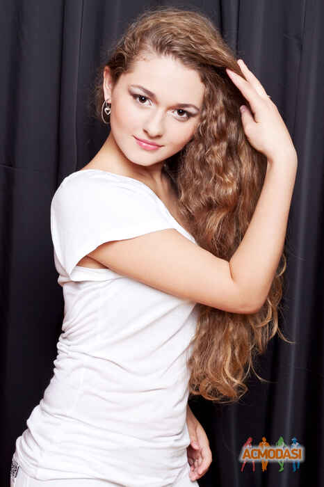 Ульяна  Солдатова фото №195369. Загружено 08 Мая 2012