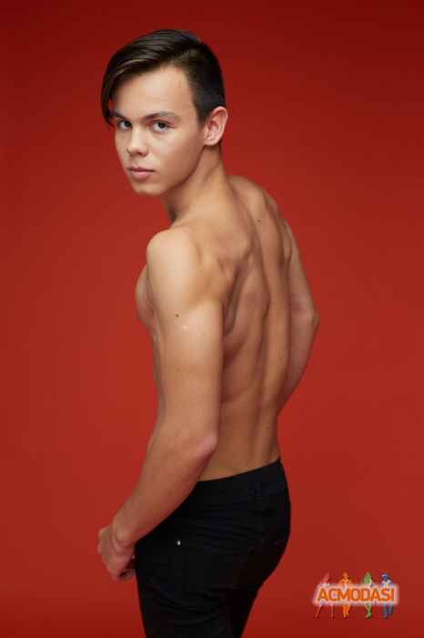 Михаил Михайлович Лариончев фото №1449783. Загружено 21 Апреля 2019