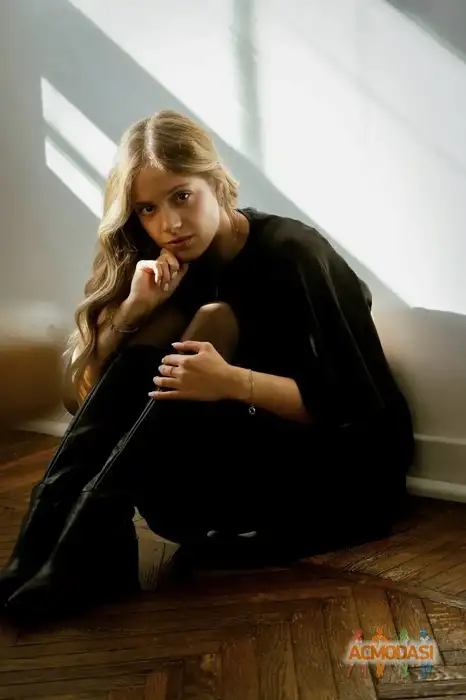 Марина  Бородуля фото №1938938. Загружено 17 Октября 2025