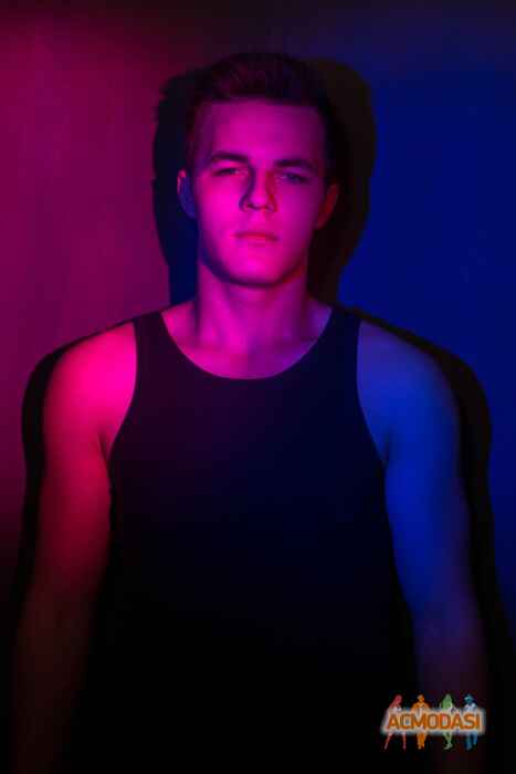 Владислав   фото №1430465. Загружено 02 Марта 2019