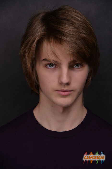 Максим Максимович Фесенко, 20 лет, Актёр, Модель