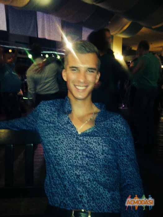 Владимир   фото №937851. Загружено 14 Октября 2015