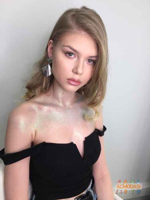 Влада  Арутюнова фото №1670805. Загружено 04 Января 2021