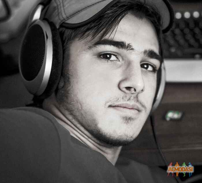 Мухтар  Махтибеков фото №852797. Загружено 22 Апреля 2015