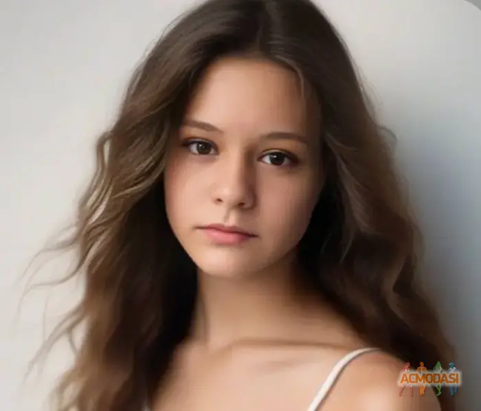 Полина Денисовна Мельникова фото №1935046. Загружено 28 Августа 2025