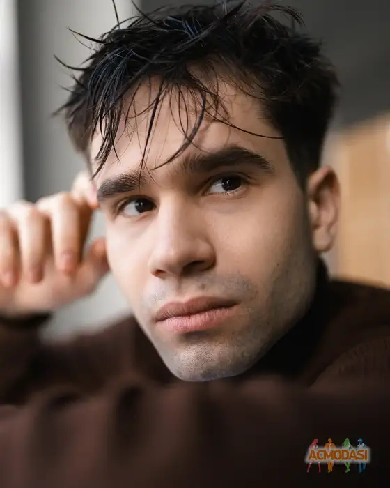 Максим  Богатырев фото №1939031. Загружено 18 Октября 2025